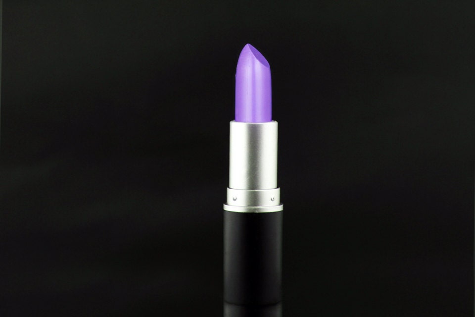 WOLF'S BANE || Cream Vegan Lipstick
